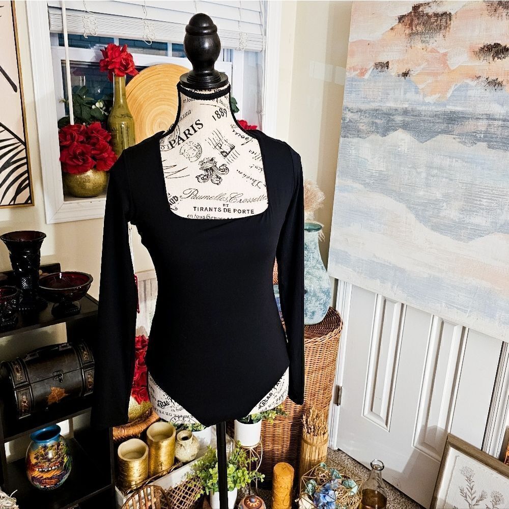 NWT Pumiey Square Neck Long Sleeve Bodysuit.